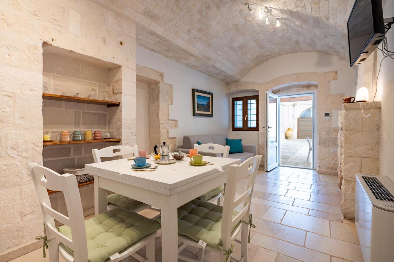 Trullo Il Focolare In Masseria Cisternino Exterior foto