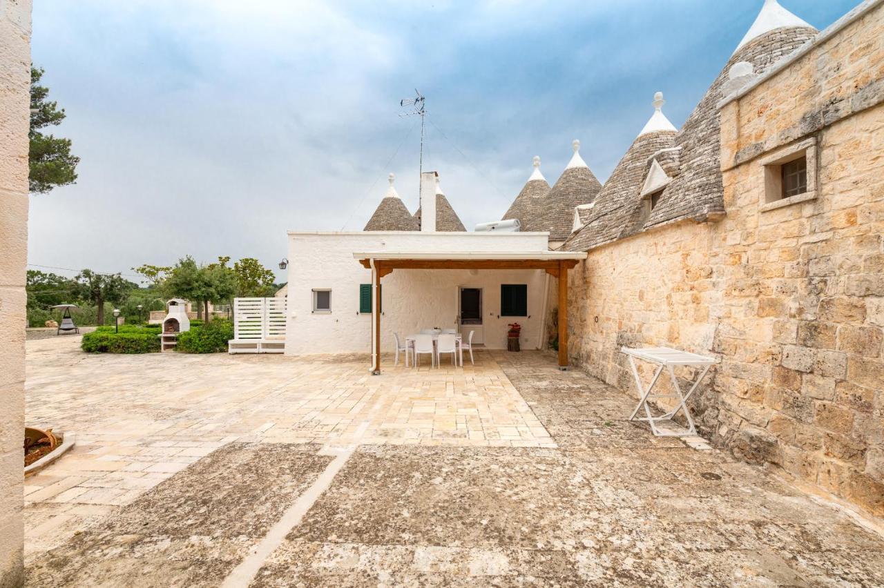 Trullo Il Focolare In Masseria Cisternino Exterior foto